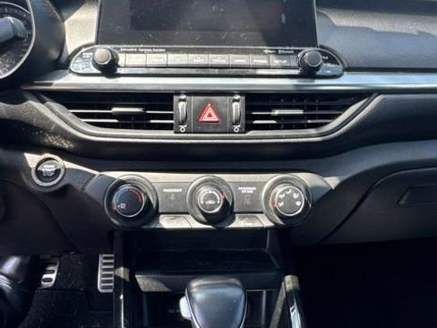 Used 2021 Kia Forte GT-Line w/ GT-Line Premium Package FWD image 17