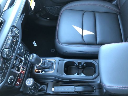 New 2026 Jeep Wrangler Unlimited Rubicon image 25