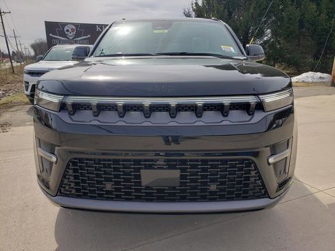New 2026 Jeep Grand Wagoneer Limited AWD/4WD image 9