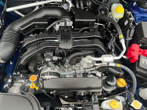 Certified 2025 Subaru Crosstrek 2.5i Limited w/ Crosstrek Mirror Package image 10