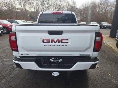 New 2025 GMC Canyon Elevation w/ Convenience Package