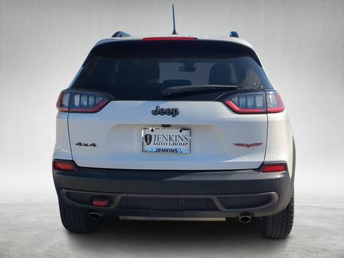 Used 2022 Jeep Cherokee Trailhawk image 4