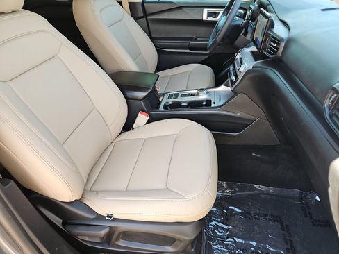 Used 2023 Ford Explorer 2WD image 25