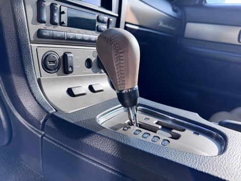 Used 2004 Ford Thunderbird image 24