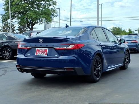 Used 2025 Toyota Camry SE FWD image 4