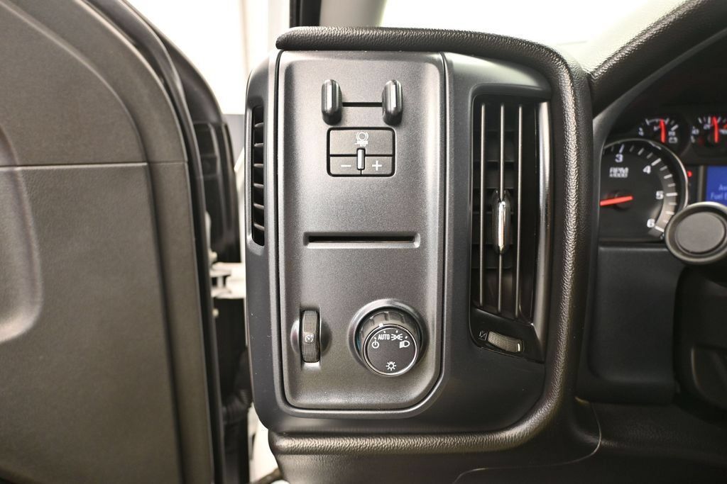 Used 2018 Chevrolet Silverado 2500 W/T RWD image 23