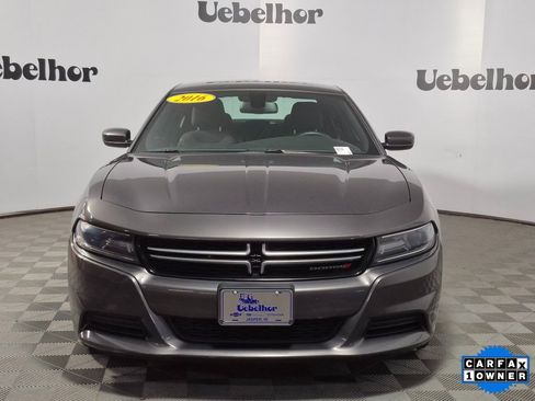Used 2016 Dodge Charger SE image 2