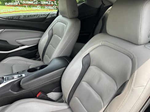 Used 2020 Chevrolet Camaro LT w/ RS Package image 10