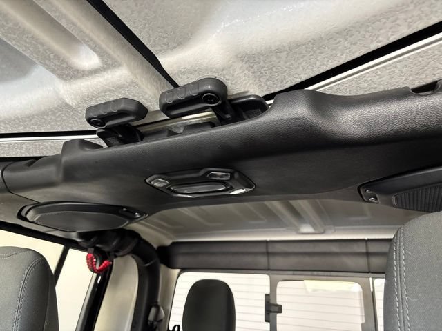 Used 2022 Jeep Gladiator Sport AWD/4WD image 21