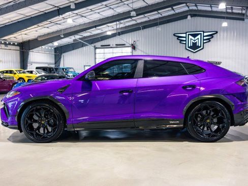 Used 2024 Lamborghini Urus Performante image 3
