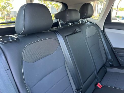 Certified 2023 Volkswagen Taos SE FWD image 48