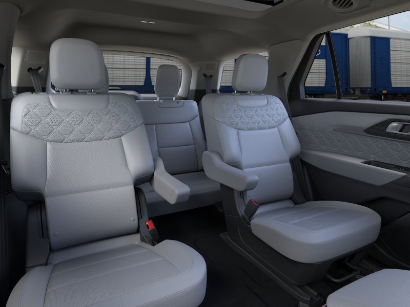 New 2026 Ford Explorer Platinum w/ LUX Leather Package AWD/4WD image 9