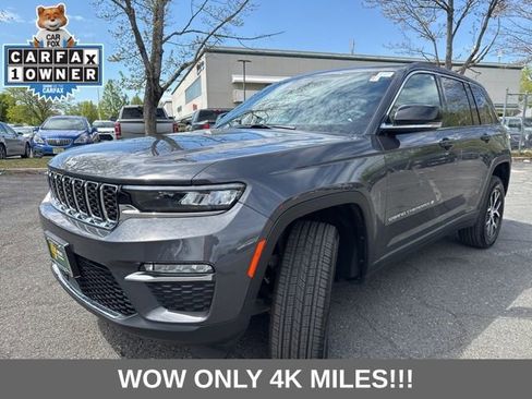 Used 2025 Jeep Grand Cherokee Limited image 3