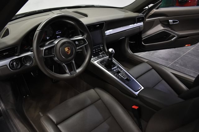 Used 2018 Porsche 911 Carrera S RWD image 13