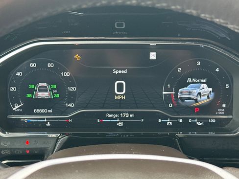 Used 2022 GMC Sierra 1500 SLT w/ SLT Convenience Package image 24