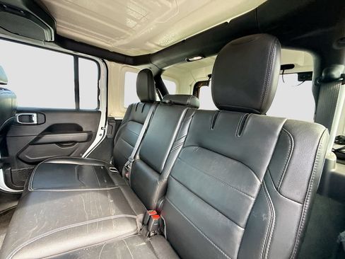 Certified 2022 Jeep Wrangler Unlimited Sahara w/ Cold Weather Group AWD/4WD image 27