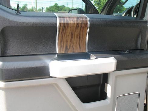 Used 2018 Ford F150 Lariat AWD/4WD image 47