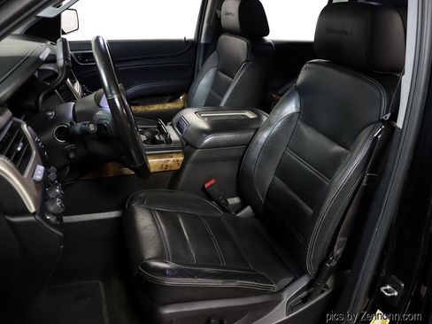 Used 2017 GMC Yukon XL Denali w/ Open Road Package image 9