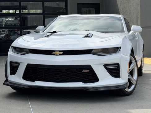 Used 2017 Chevrolet Camaro SS RWD image 3