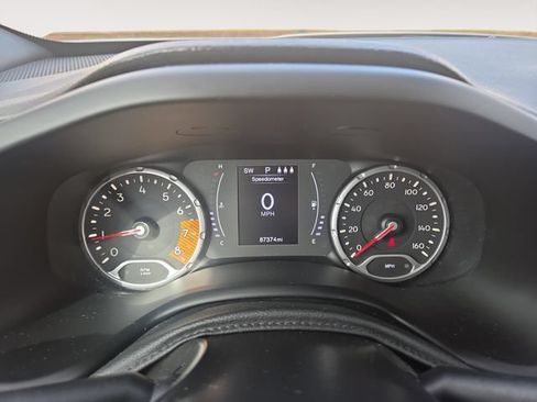 Used 2019 Jeep Renegade Latitude AWD/4WD image 19