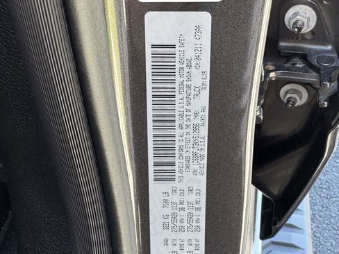 Used 2019 RAM 1500 Laramie AWD/4WD image 28
