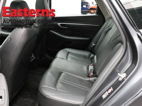 Used 2023 Hyundai Sonata Limited w/ Preferred Accessory Package FWD image 21