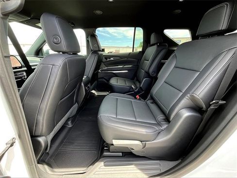 New 2025 Chevrolet Traverse LT w/ Driver Confidence Package image 13