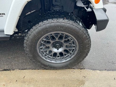 Used 2013 Jeep Wrangler Unlimited Sport image 11