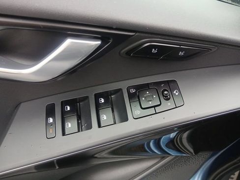 Certified 2024 Kia Niro Wave w/ Wave Preserve Package FWD image 15