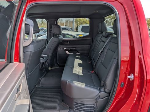 Used 2025 Toyota Tundra Limited AWD/4WD image 19