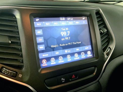 Used 2020 Jeep Cherokee Trailhawk w/ Cold Weather Group image 6