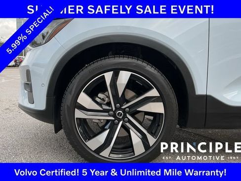 Certified 2024 Volvo XC40 B5 Ultimate w/ Climate Package AWD/4WD image 10