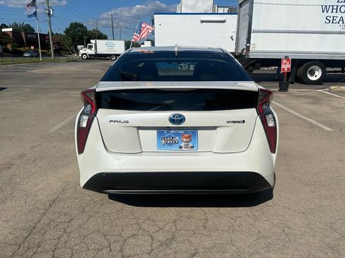 Used 2016 Toyota Prius Three Touring image 4