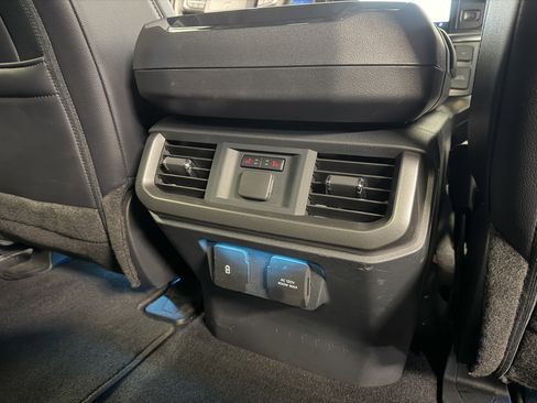 Used 2025 Ford F150 Lariat w/ Equipment Group 502A High AWD/4WD image 25