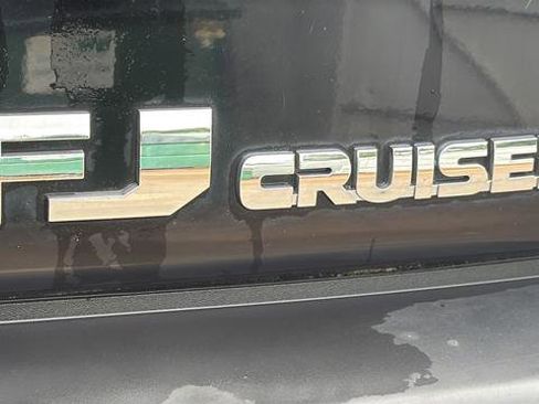Used 2014 Toyota FJ Cruiser 4WD w/ Upgrade Package image 17