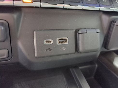 Used 2023 GMC Sierra 2500 Denali w/ Denali Ultimate Package image 37