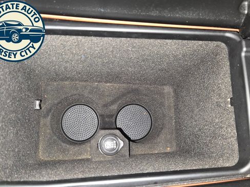 Used 2019 Maserati Levante GranLusso AWD/4WD image 22