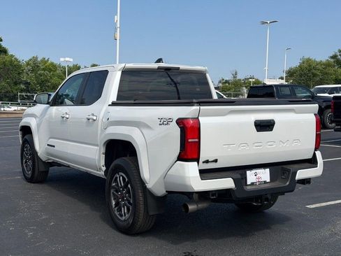 Used 2024 Toyota Tacoma TRD Sport AWD/4WD image 8