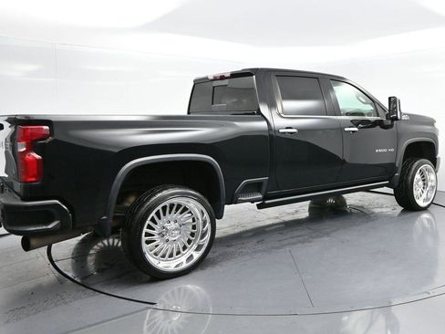 Used 2022 Chevrolet Silverado 2500 High Country w/ Z71 Off-Road Package AWD/4WD image 7