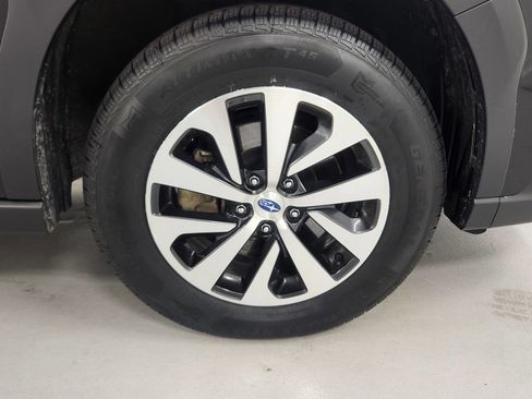 Used 2024 Subaru Outback Premium AWD/4WD image 10