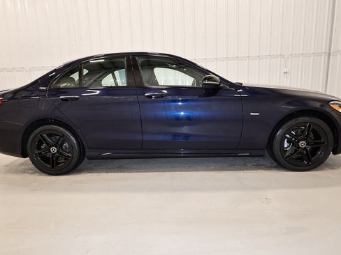 Used 2021 Mercedes-Benz C 300 4MATIC Sedan image 2