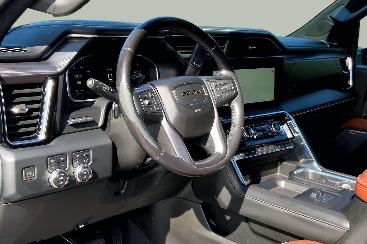 Used 2024 GMC Sierra 2500 Denali Ultimate w/ Max Trailering Package AWD/4WD image 17