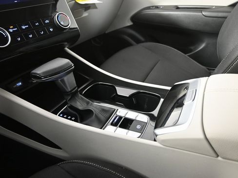 Used 2022 Hyundai Tucson SE image 31