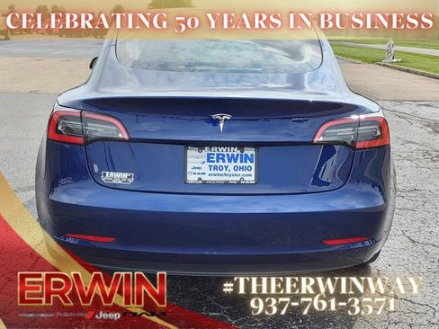 Used 2021 Tesla Model 3 Standard Range Plus image 9