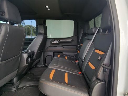 Used 2023 GMC Sierra 1500 AT4 w/ AT4 Premium Package AWD/4WD image 18