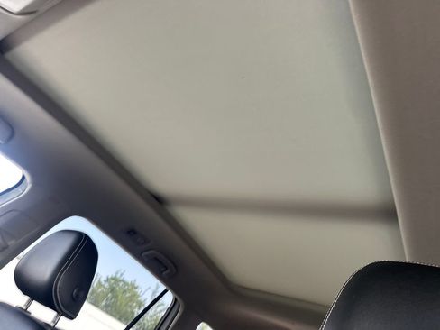 Used 2023 Volkswagen Atlas SE w/ Panoramic Sunroof Package AWD/4WD image 19