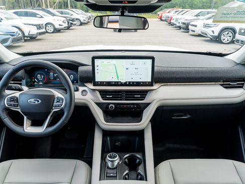 Certified 2026 Ford Explorer Active w/ Active Comfort Package RWD image 21