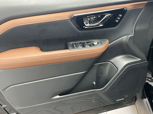 Used 2025 Subaru Forester Touring w/ Protection Package image 9