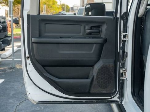 Used 2018 RAM 2500 Tradesman w/ Chrome Appearance Group image 39