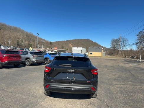 Used 2024 Chevrolet Trax RS w/ Sunroof Package image 6